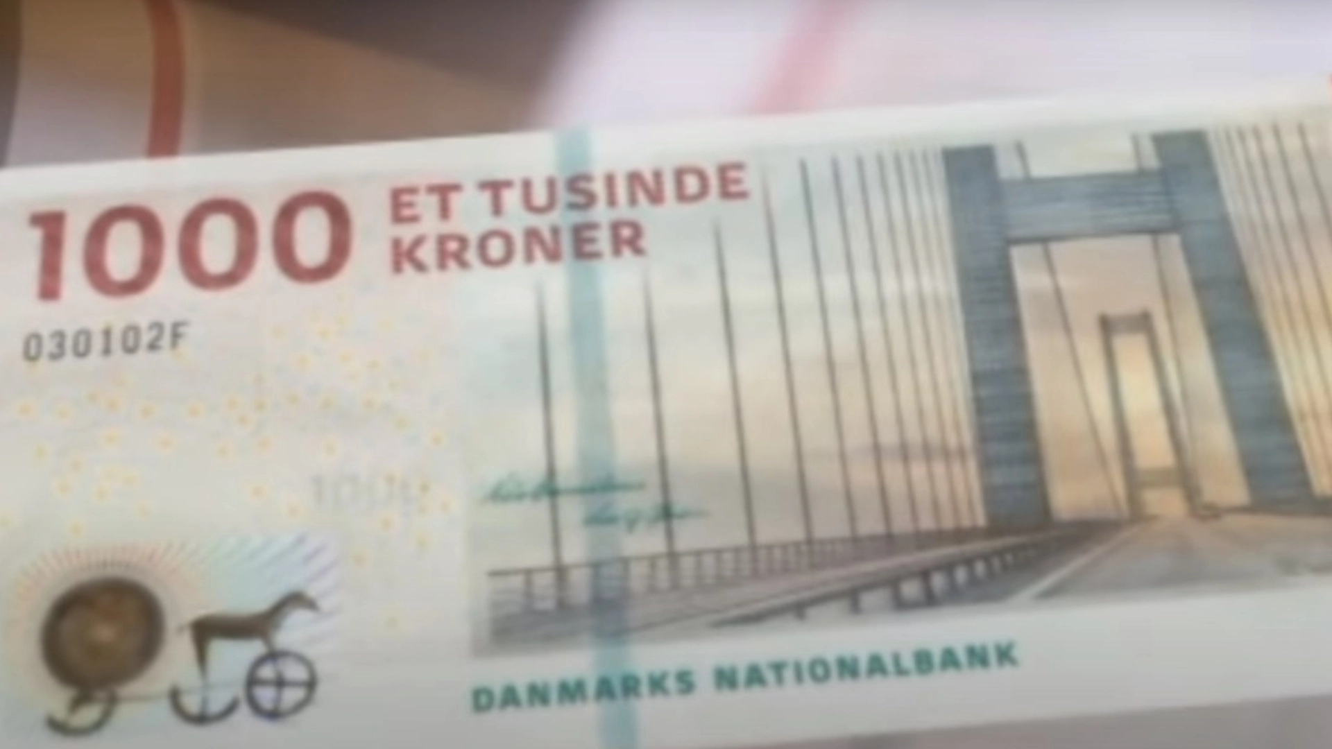 De fleste ved, at Nationalbanken udfaser pengesedler: Nu er der nyt