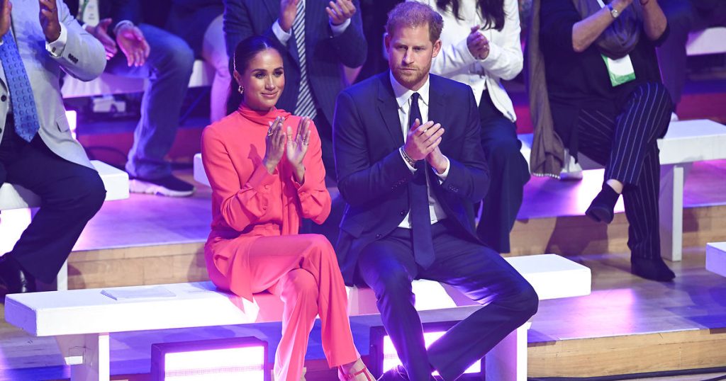 Meghan Markle og prins Harry får hård start: Blev buhet ud og kaldt falske kongelige