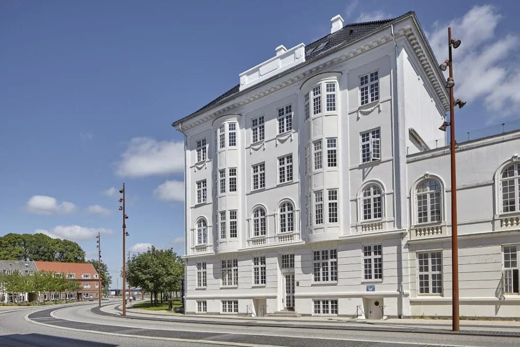 Historisk pragtpalæ på havnen totaltrenoveret i løbet af sommeren