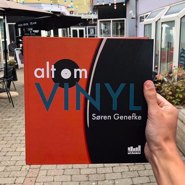 I juni summer Rådhuspassagen igen af vinylmusik og forfattersnak