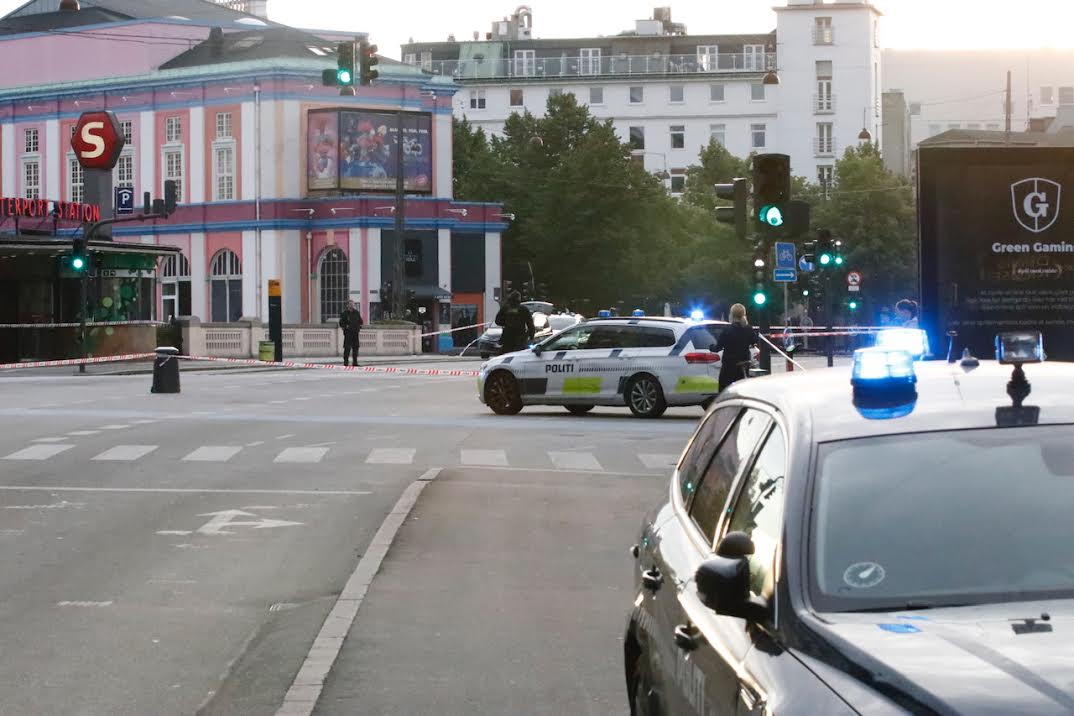 Dramatisk tirsdag morgen: Knivstikkeri på åben gade