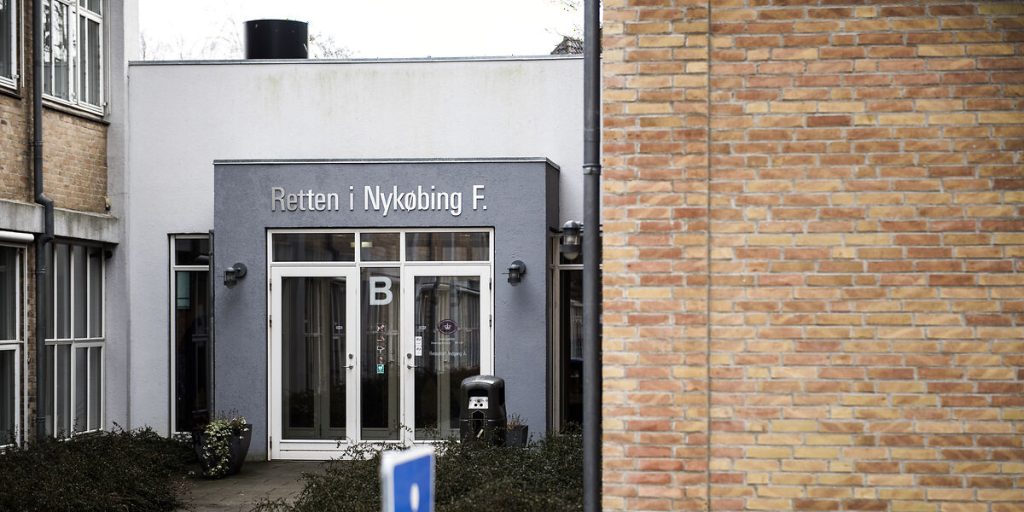 Seks pædagoger tiltalt: Holdt barns hoved under vand i toiletkummen