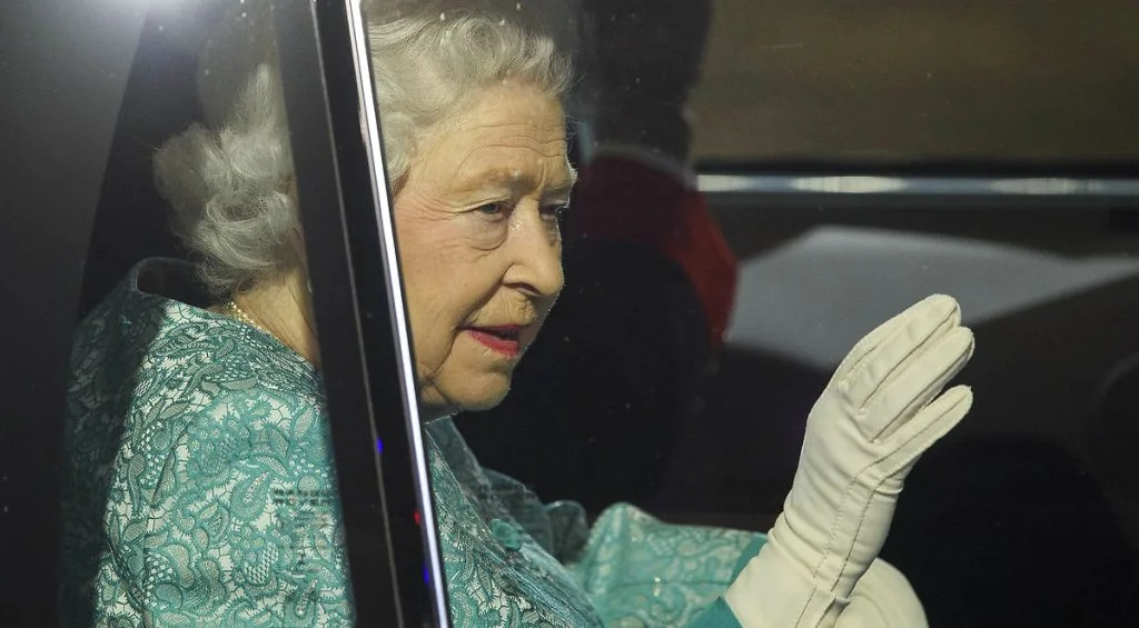 Storbritanniens Dronning Elizabteh er syg: Familien haster til hende lige nu