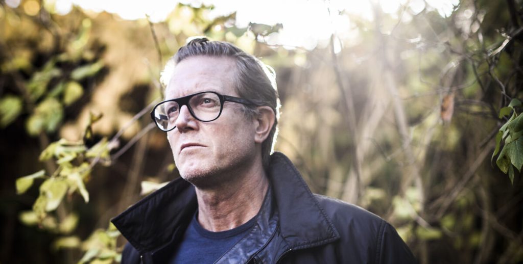 Peter Mygind taler ud om hård barndom: Giver forældrene skylden