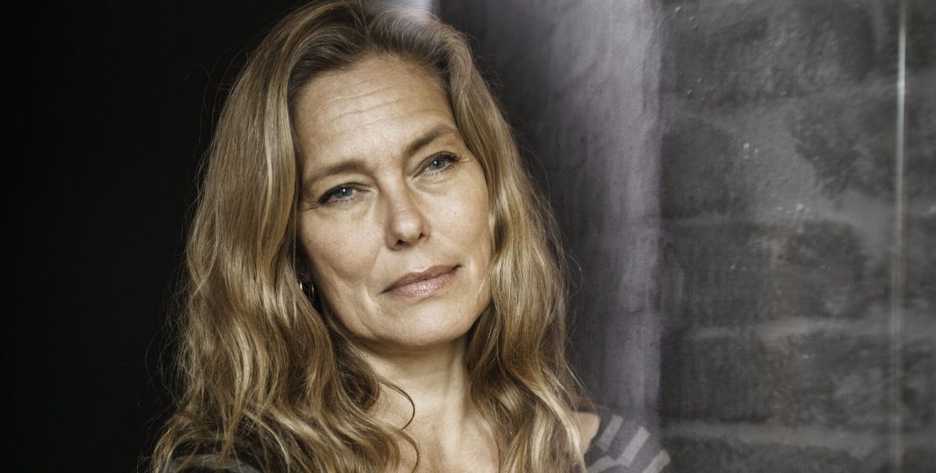 Renée Toft Simonsen bakker op om Claes Antonsen: “Det krænker min retsfølelse”