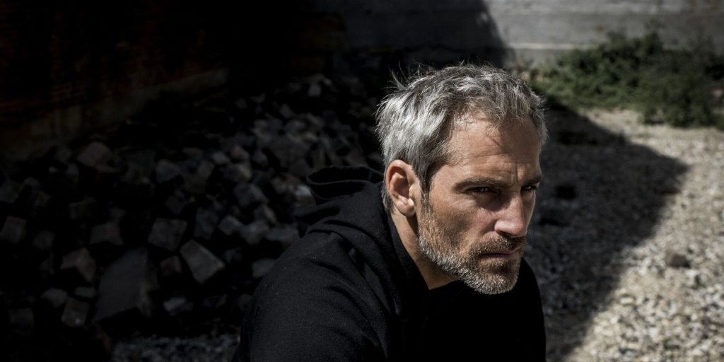Nu taler Oliver Bjerrehus ud om aldersforskellen: “Min fortid kan meget vel være en stopklods”