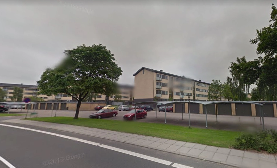 Affaldscontainere stod i lys lue: Nu sigtes teenager for 25 påsatte brande