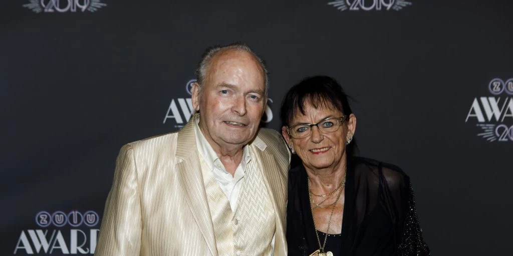 Peter Bellis kone, June Belli, er død