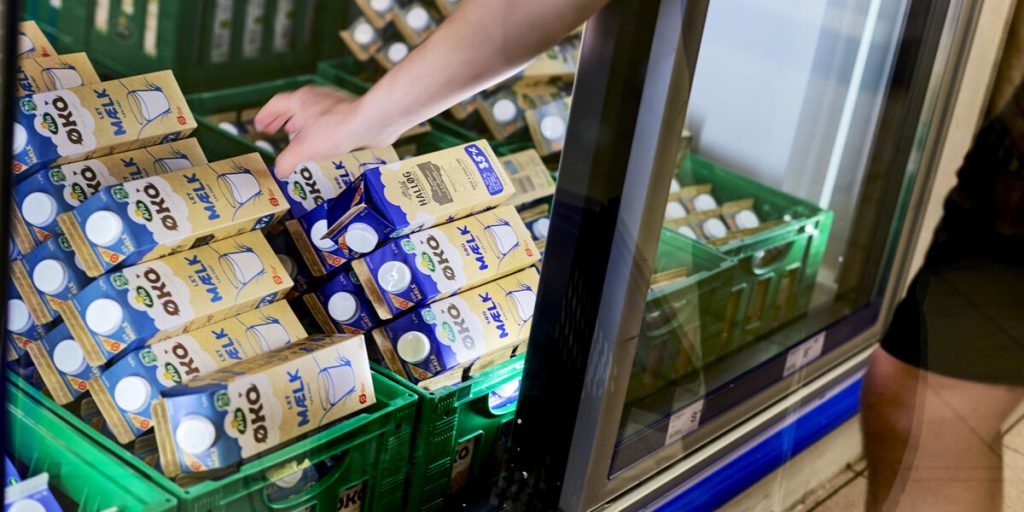 Arla melder selv ud: Så meget har de øget prisen på mælk