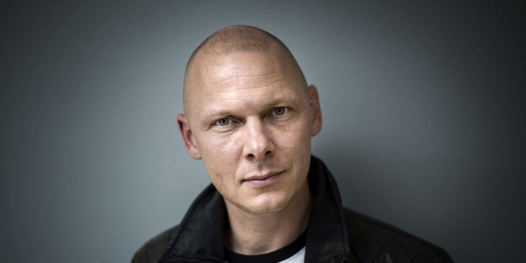 Jim Lyngvild byder til fest og godt humør – og du er inviteret