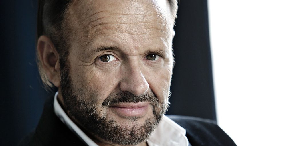 Dennis Knudsen overlader intet til fantasien: Se billederne