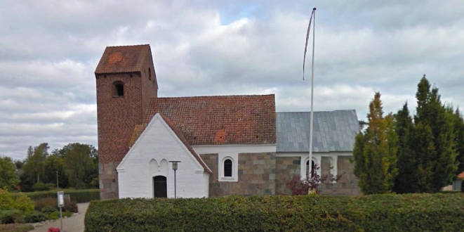 Tisser på gravstenene: Kirke plages af hærværksmænd