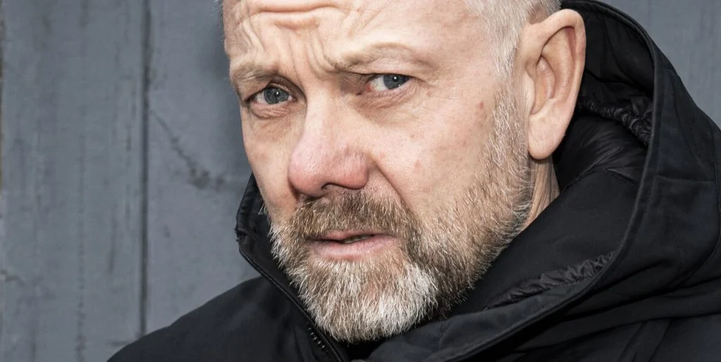 Casper Christensen taler ud om sit første møde med Umut Sakarya: “Du slår mig på…”
