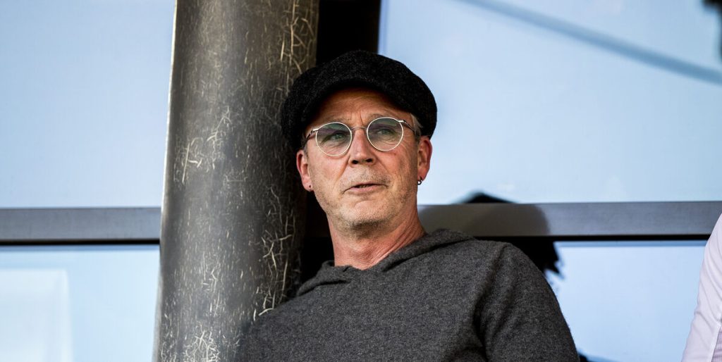 Thomas Helmig ramt af stor sorg: “Hvil i fred”