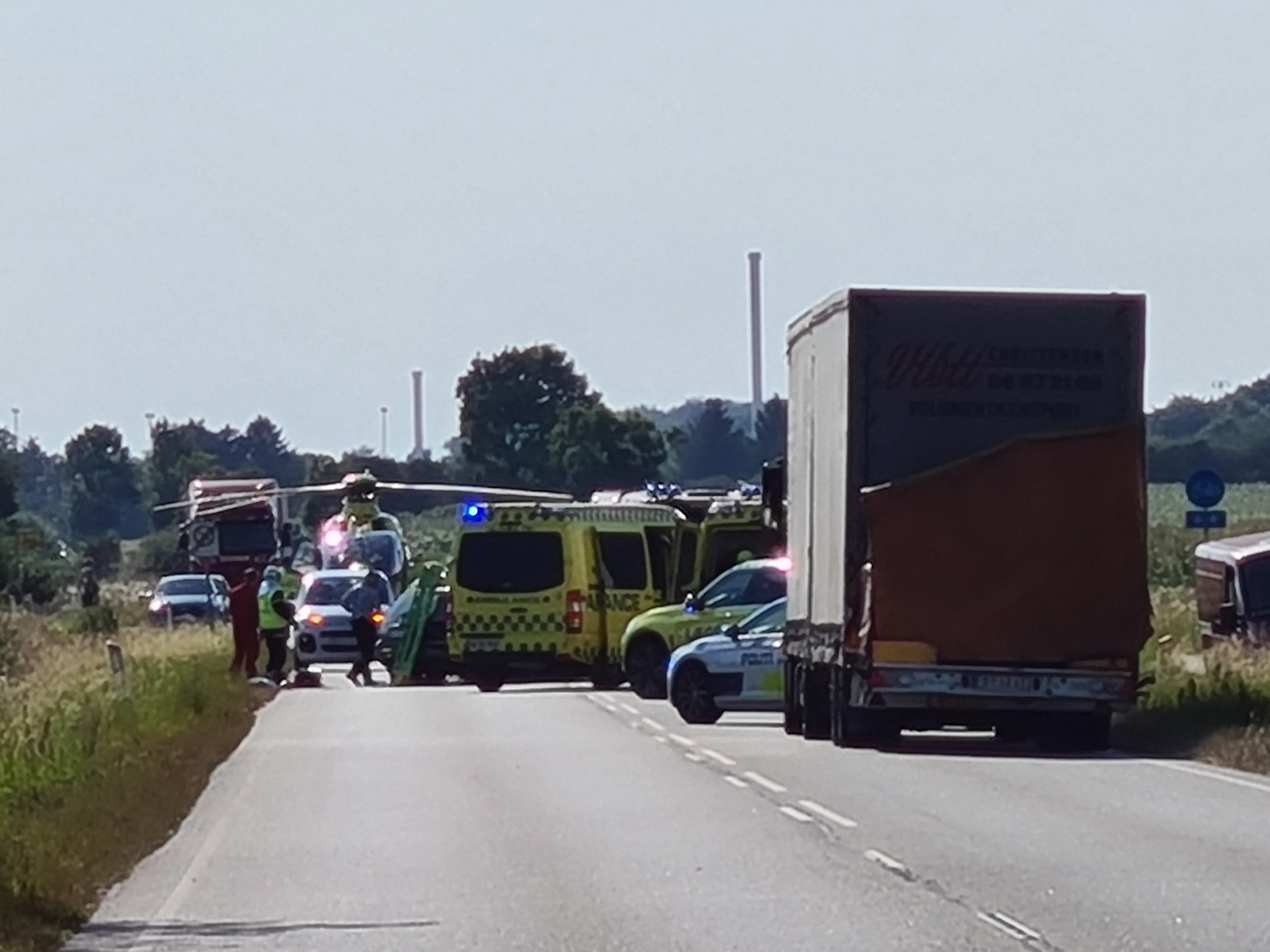 Voldsom ulykke: 19-årig fløjet til hospitalet