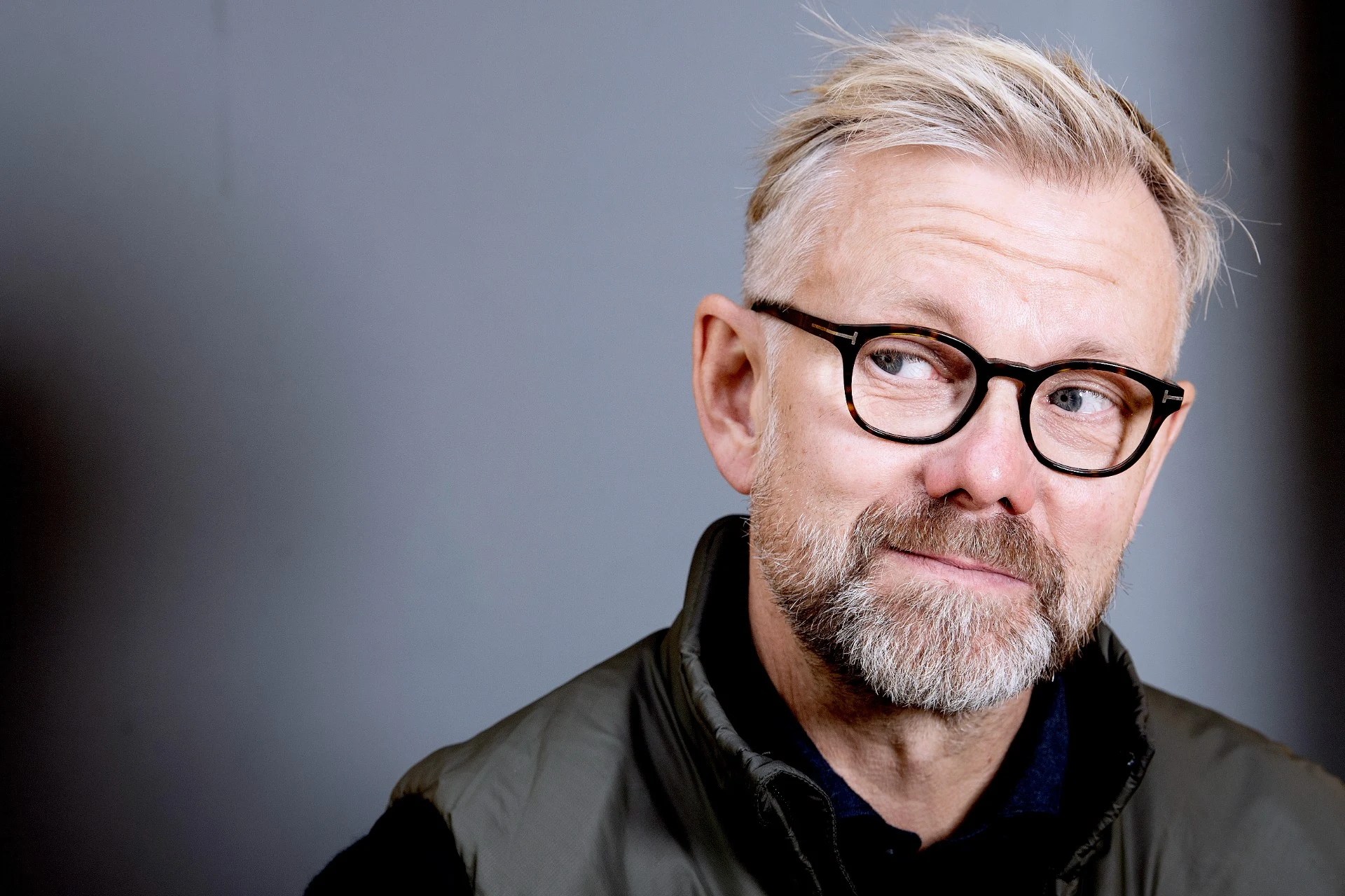 Stormer ud: Casper Christensen forlader interview i vrede