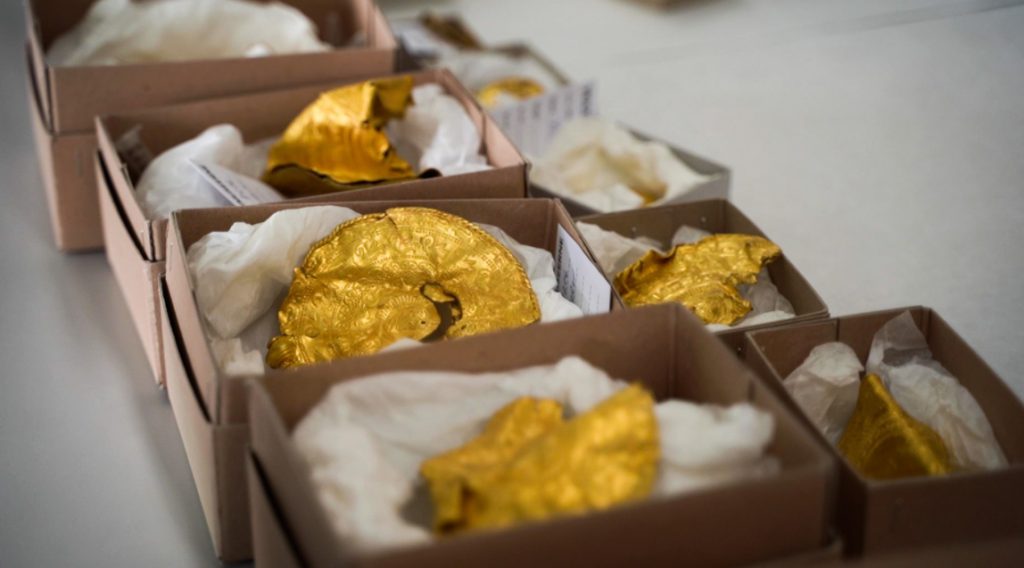 Ole gør ekstraordinært fund med metaldetektor