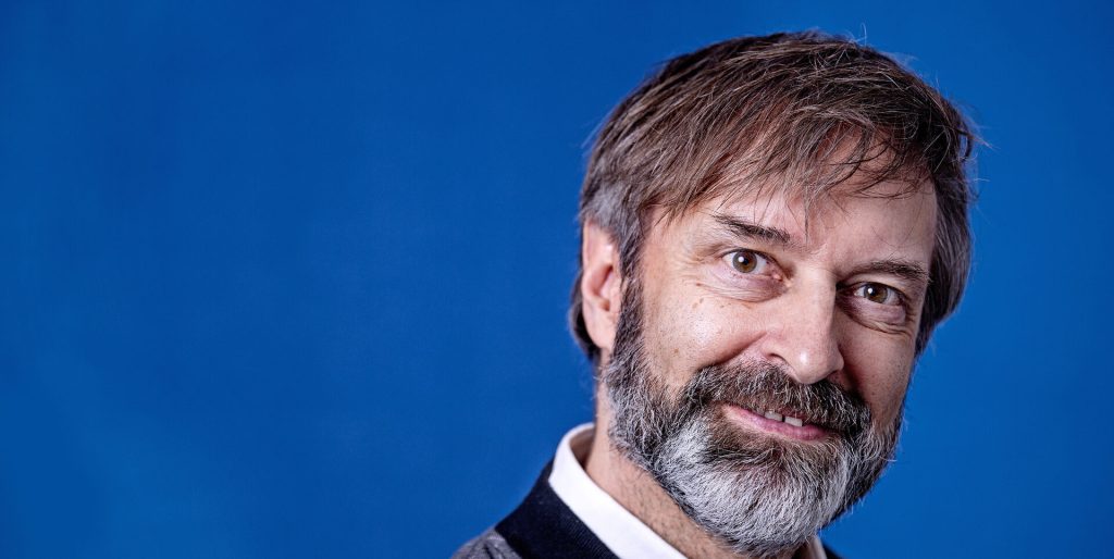 Midt i de alvorlige anklager: Martin Brygmann skovler penge ind