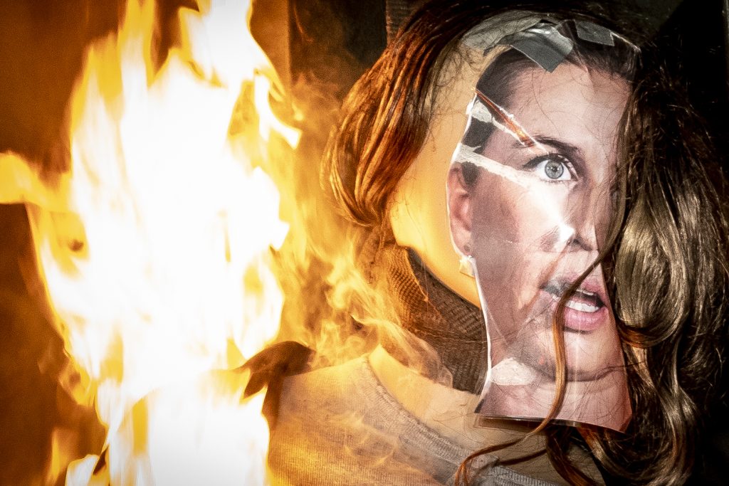 Brændende dukke af Mette Frederiksen kunne koste 16 år: Nu skal sagen endelig afgøres