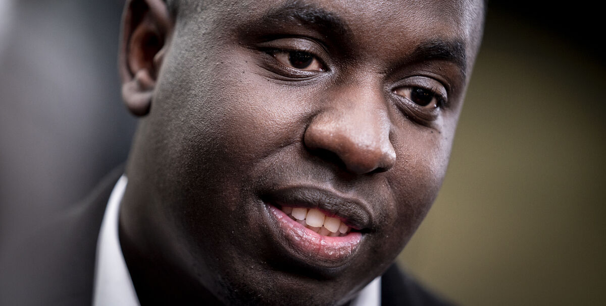 Melvin Kakooza deler ærlige ord med Casper Christensen: Taler ud om traume