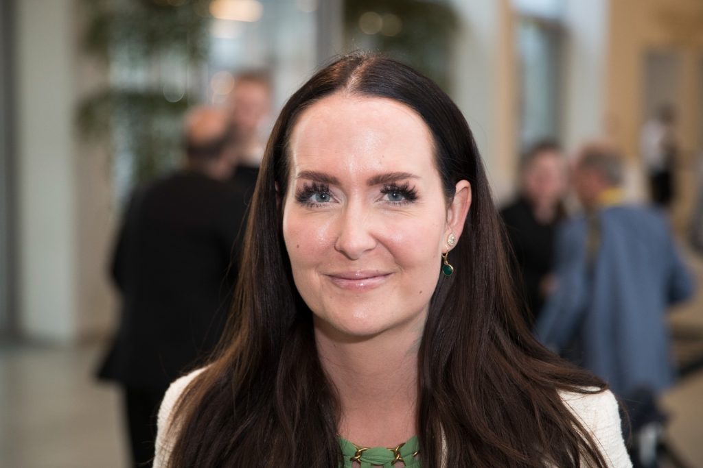 Geggo taler ud om svær barndom