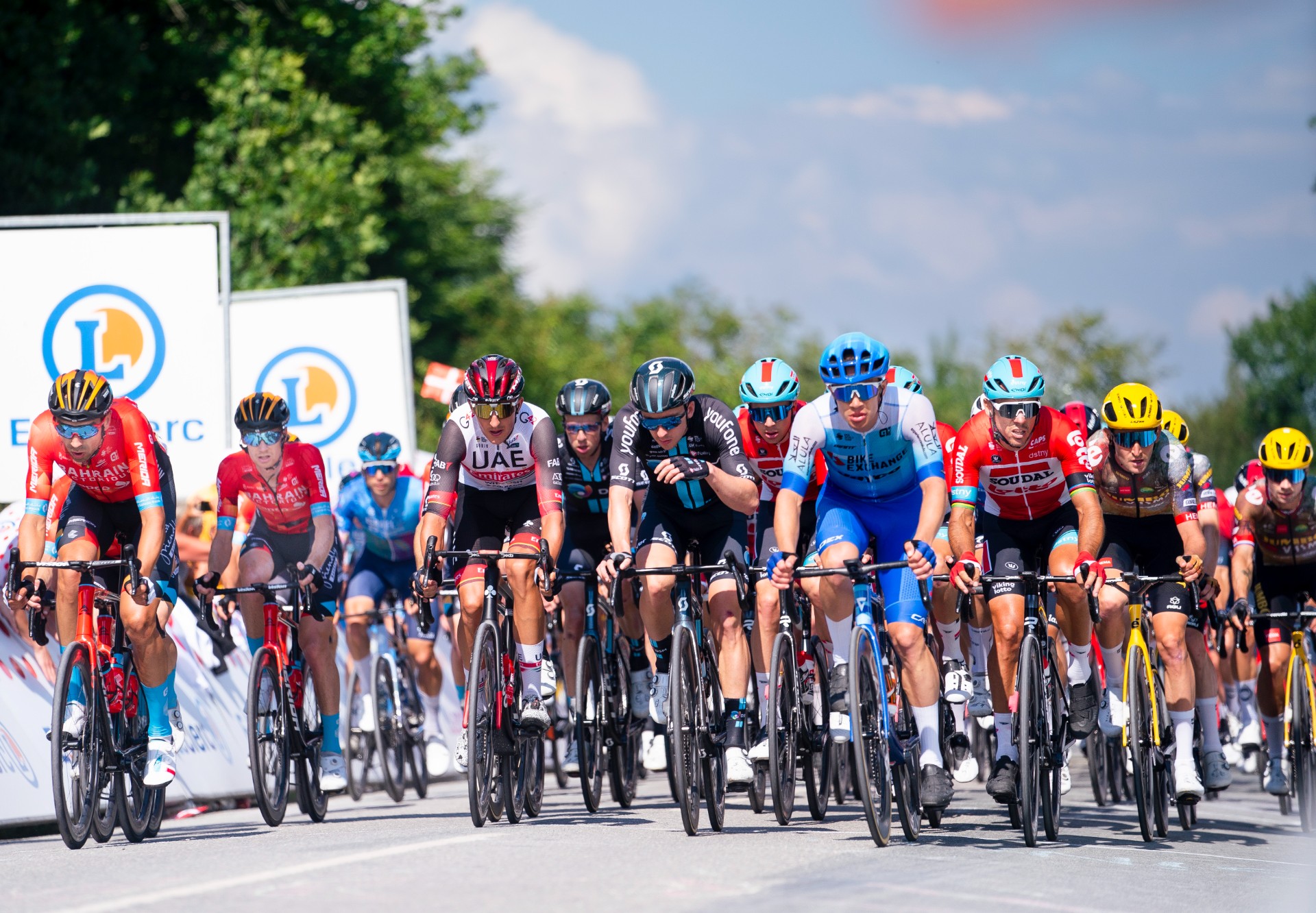 Dansk tour-stjerne breaker stor nyhed på live tv