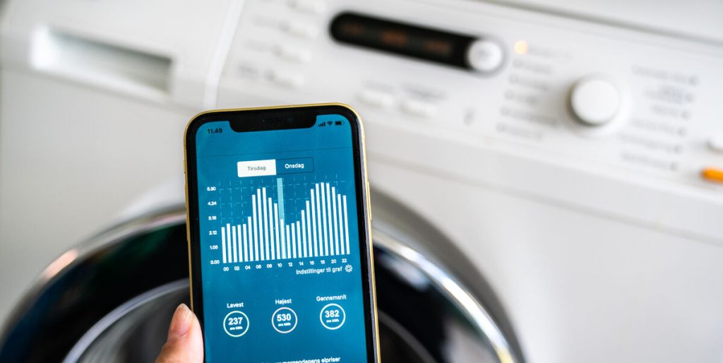 Sommerens elpriser: Ekspert afslører, hvornår du skal tænde vaskemaskinen