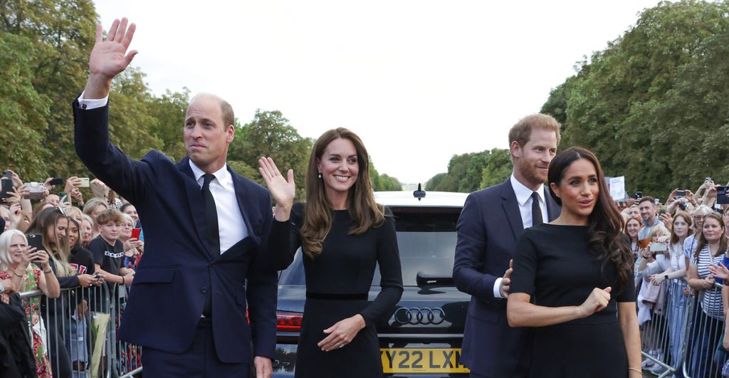 Harry spiste adskilt fra Charles og William natten efter dronningens død