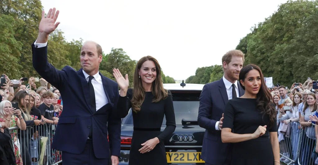 Harry spiste adskilt fra Charles og William natten efter dronningens død