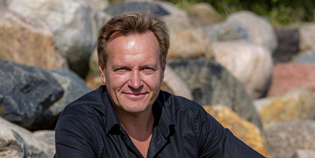 Til dagligt står Rasmus Tantholdt i krigens midte: Sådan bruger han sin fritid