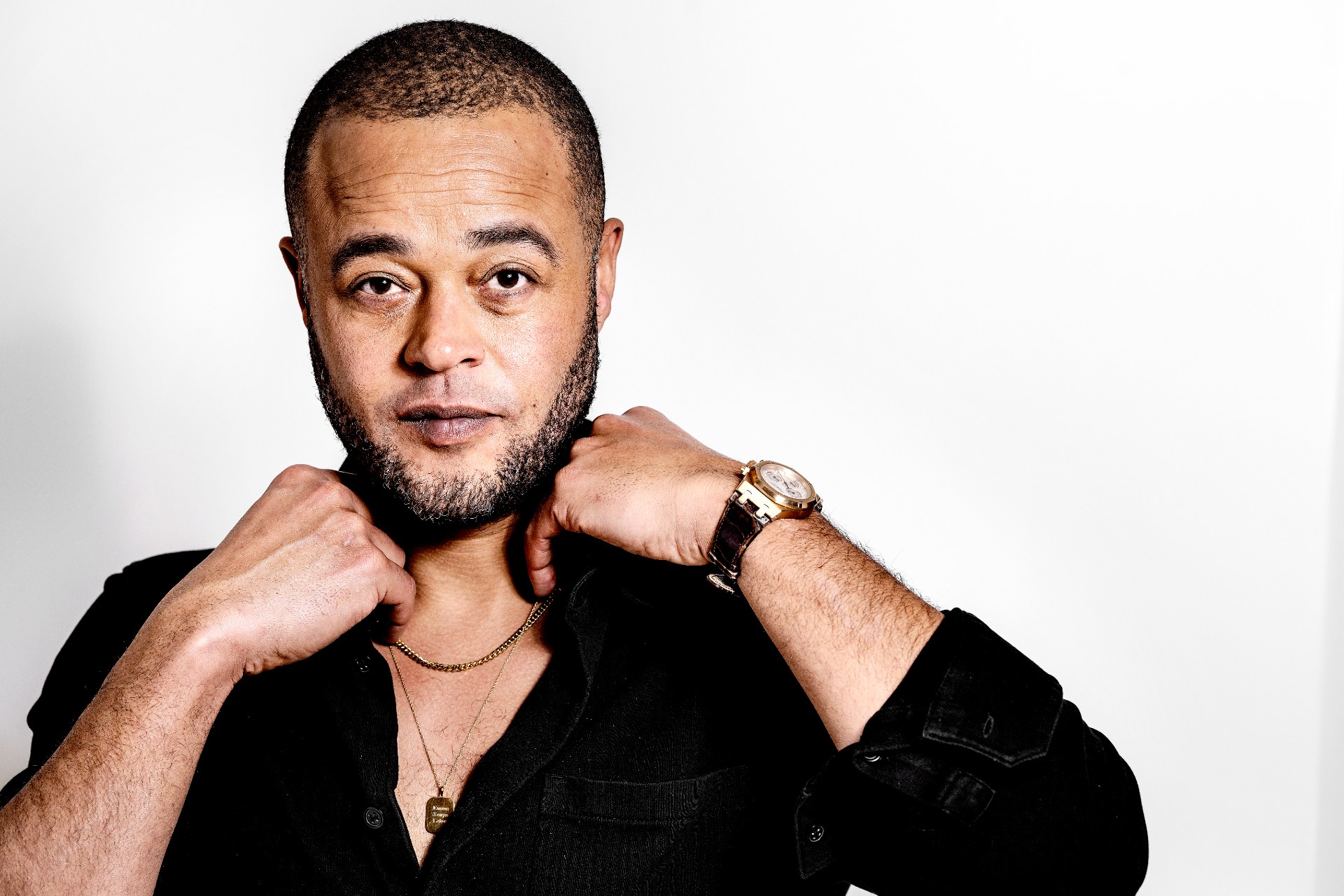 Remee åbner op om svær tid: ‘Mit liv bryder sammen’