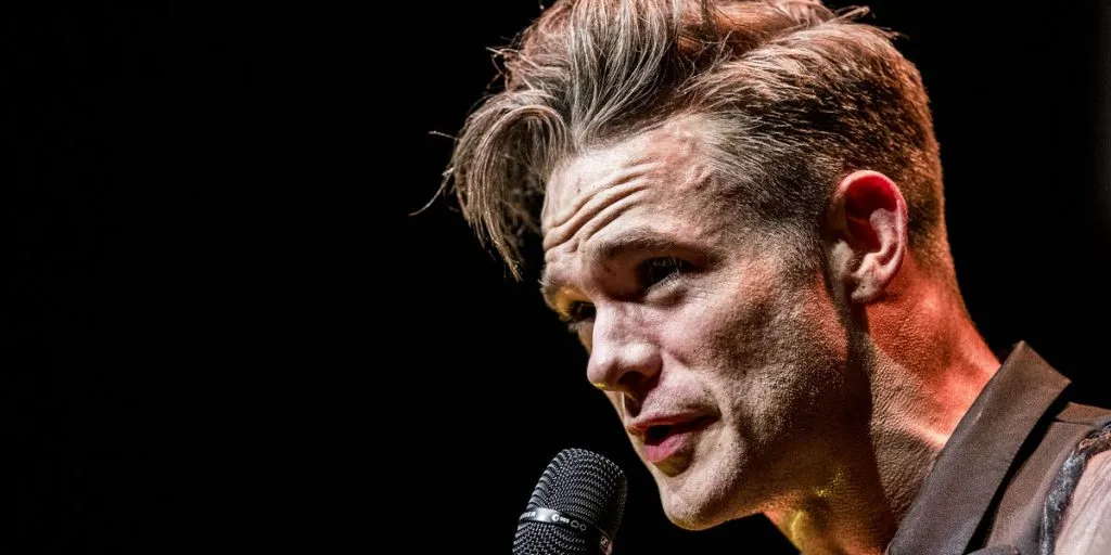 Kunne ikke dy sig: Silas Holst deler glædelig nyhed på live tv