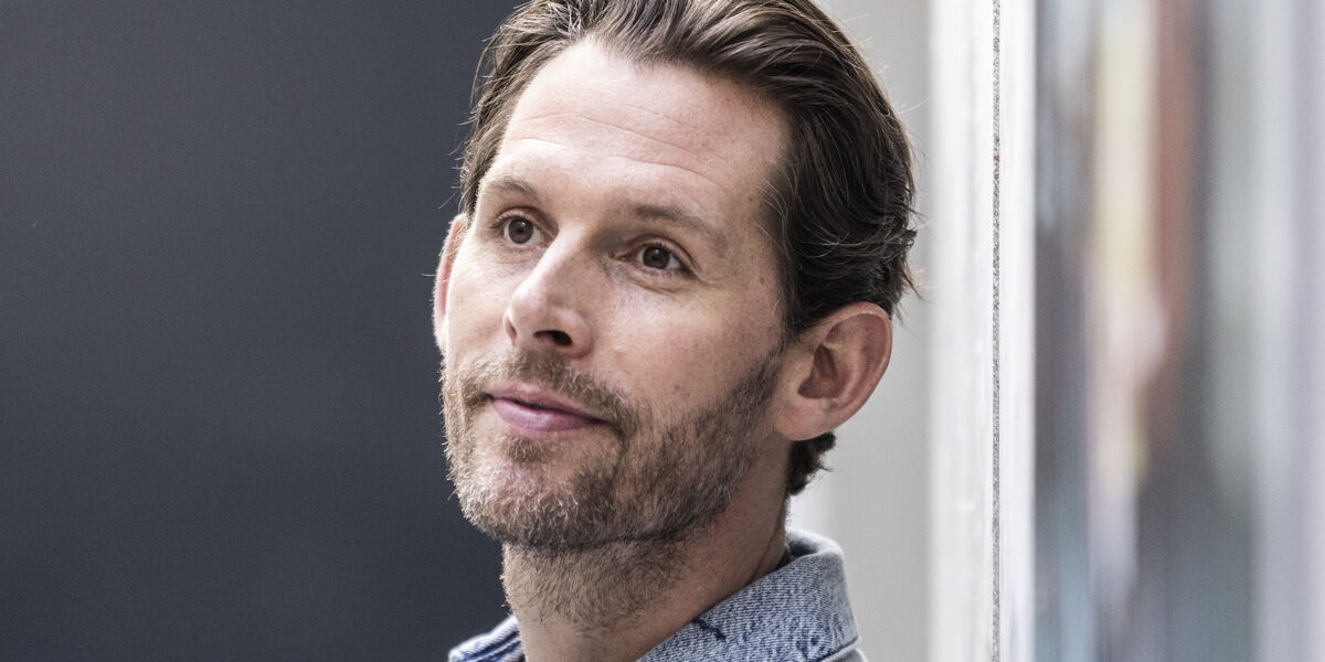 Mystikken har svirret: Nu bryder Rasmus Seebach tavsheden om striden med sin bror