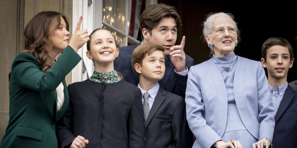 Så kom dagen endelig: Kongehuset deler herligt billede