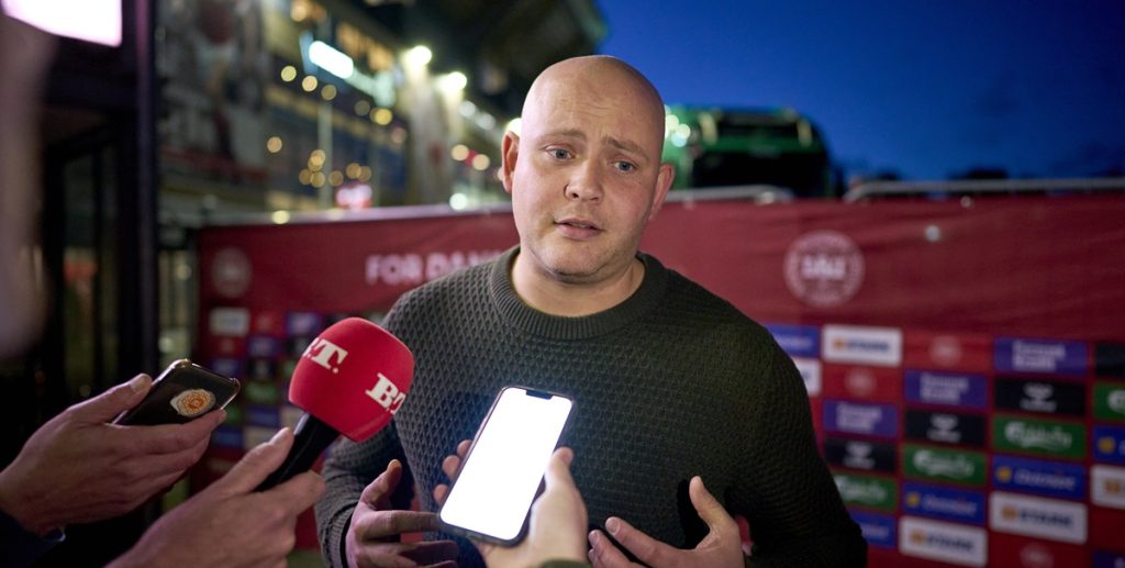 Minister reagerer på deepfake-videoer af Mette Frederiksen fra LA og DF: Kræver forbud