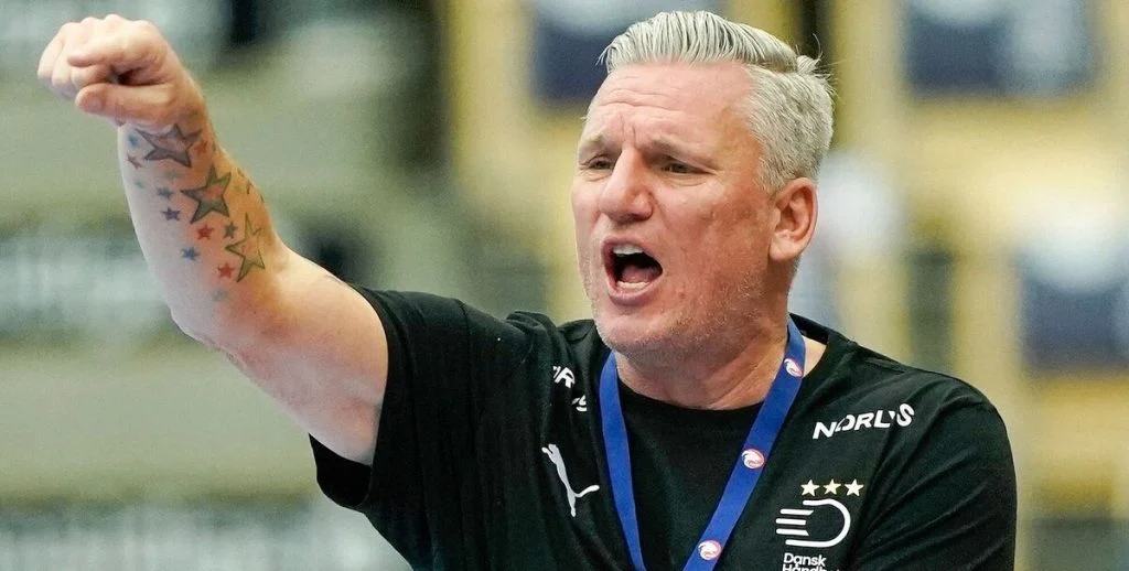 Nikolaj Jacobsen får hele internettet til at grine efter opslag om kvindelandsholdet