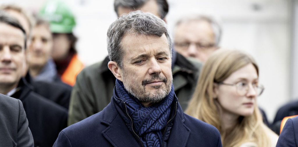 Bekræfter: Kronprins Frederik får hjælp i den pressede situation