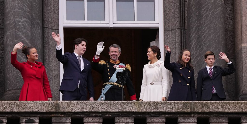 Kong Frederik, dronning Mary, kronprins Christian – og nu får de yngste også titler