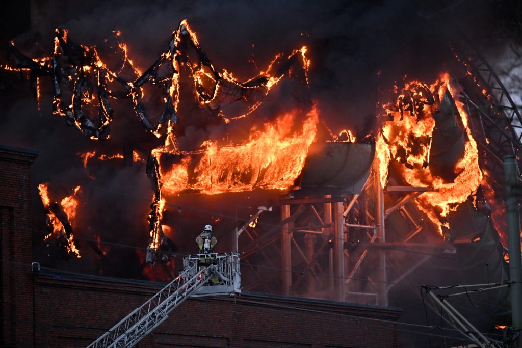 Ferieområde i chok: Kæmpe vandland i brand
