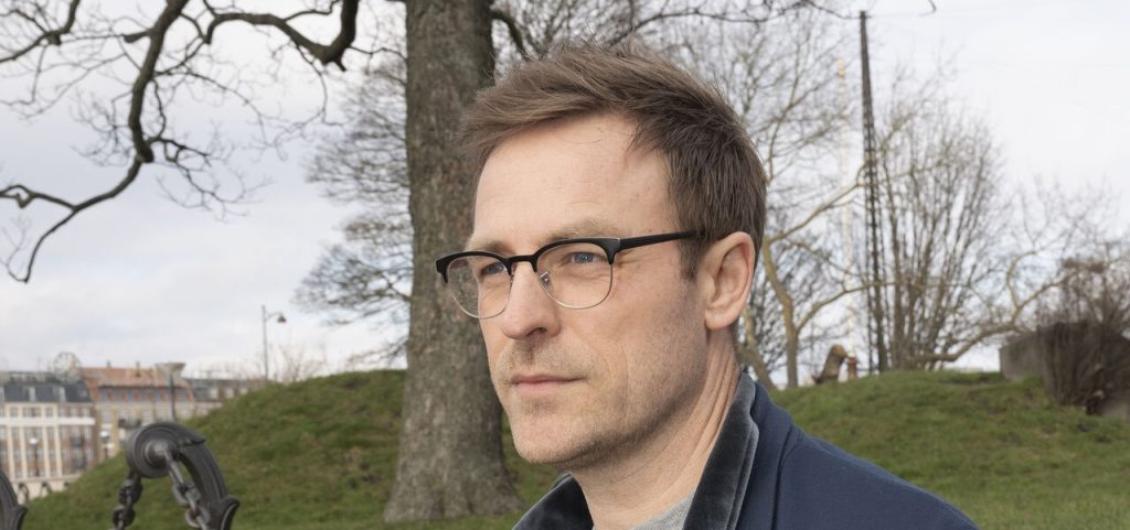 ‘Som sunket i jorden’-journalist Kristian Bech beder om hjælp: Vi er kørt fast