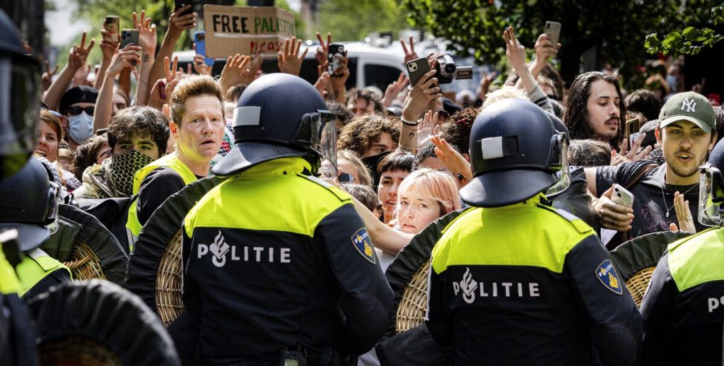 Universitet lukker i to dage grundet tumult ved demonstration