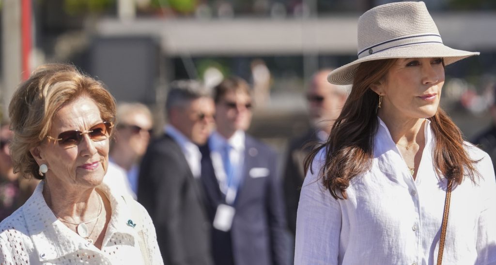 Kongehuset bekræfter: Dronningen er indlagt