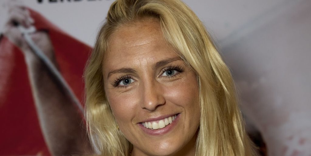 Josefine Høgh undlod at påtale elefanten i rummet: Nu forsvares hun af DR-direktør