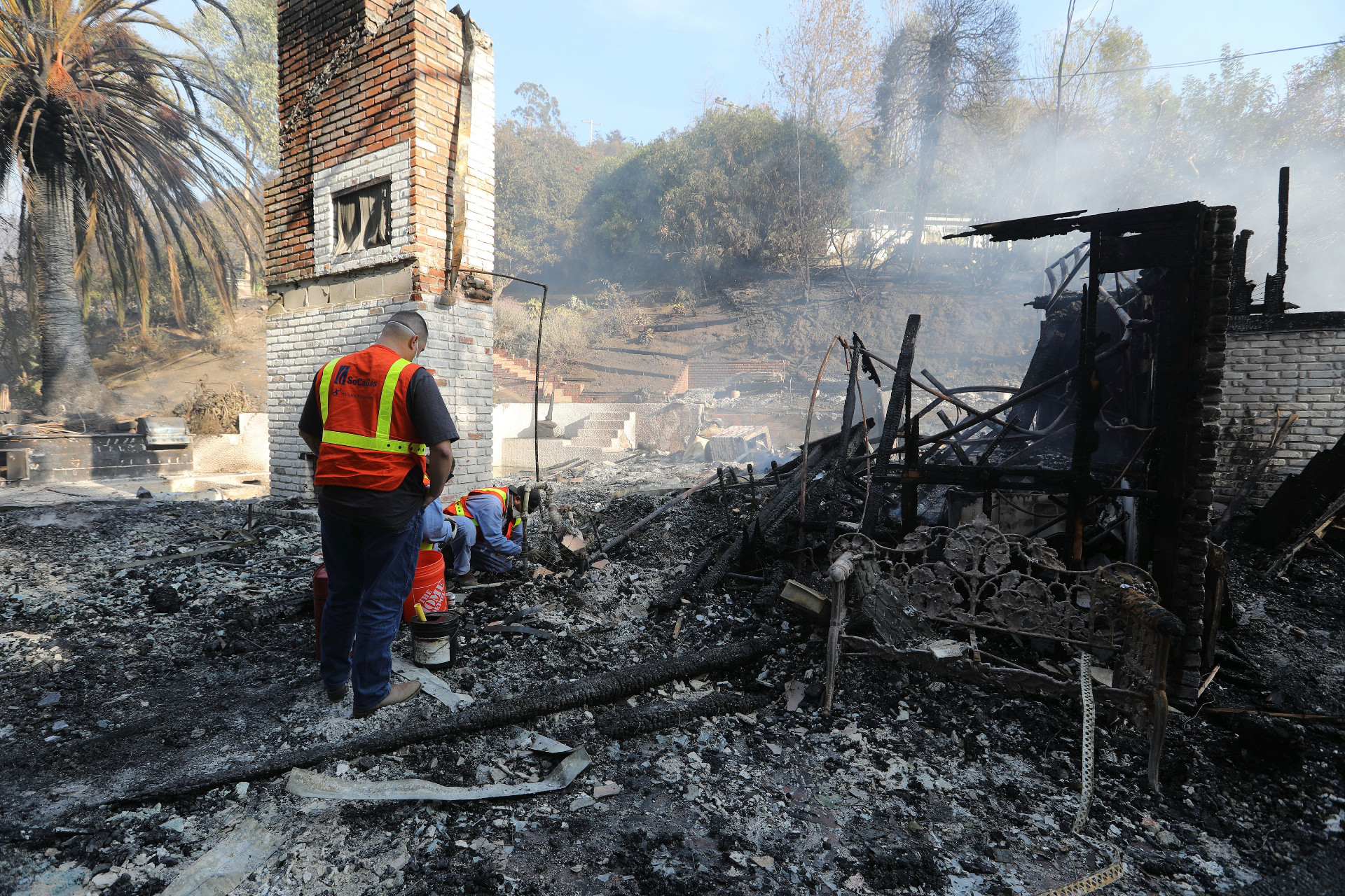Stjerner evakueret: Naturbrand raser i Malibu