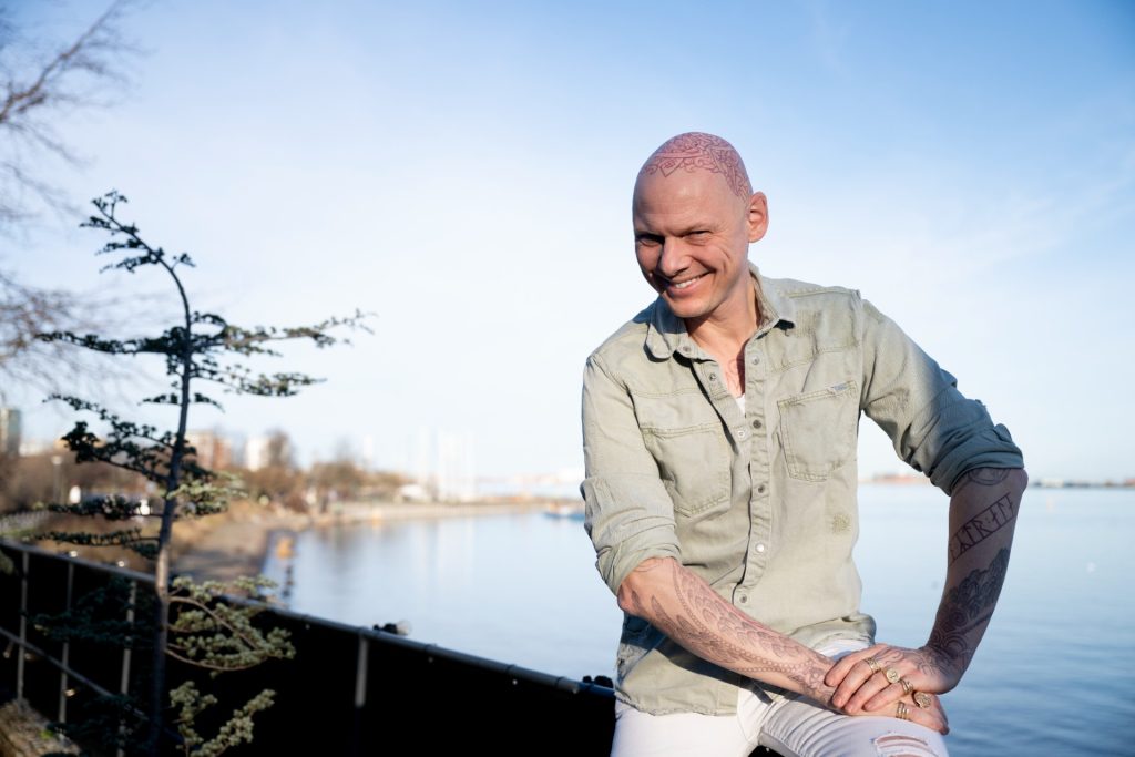 Nu sker det omsider: Her åbner Jim Lyngvild endelig dørene op