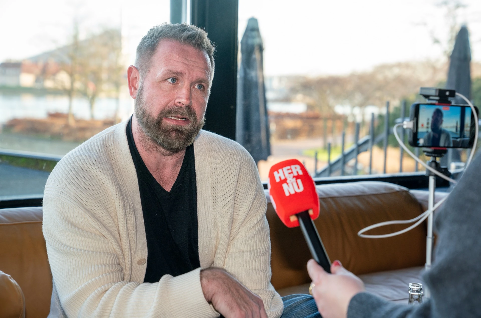 TV 2 retter fejl efter kritik: Deltagernes tøj skaber problemer