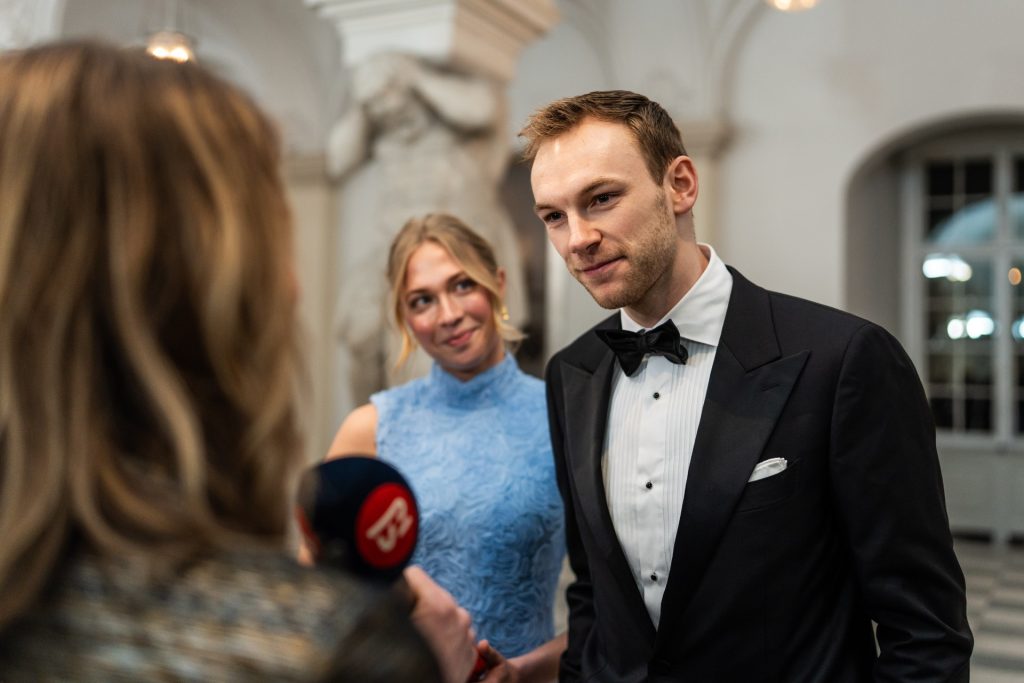 Mathias Gidsel overraskede på slottet: Stillede Dronning Mary dette spørgsmål