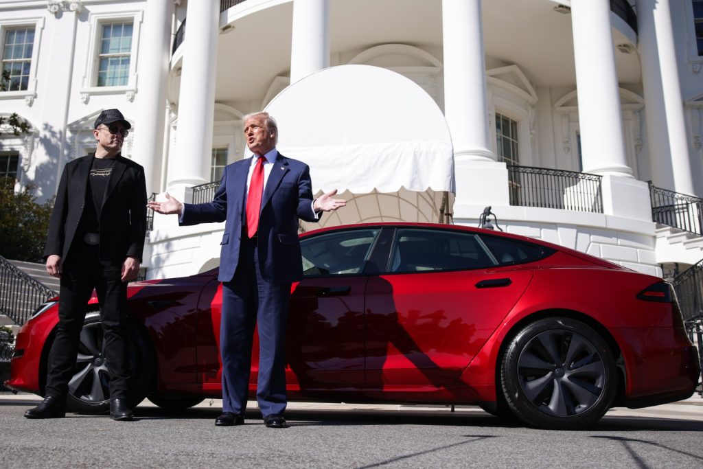 Tesla bløder milliarder: Nu har Trump og Elon lavet dette stunt