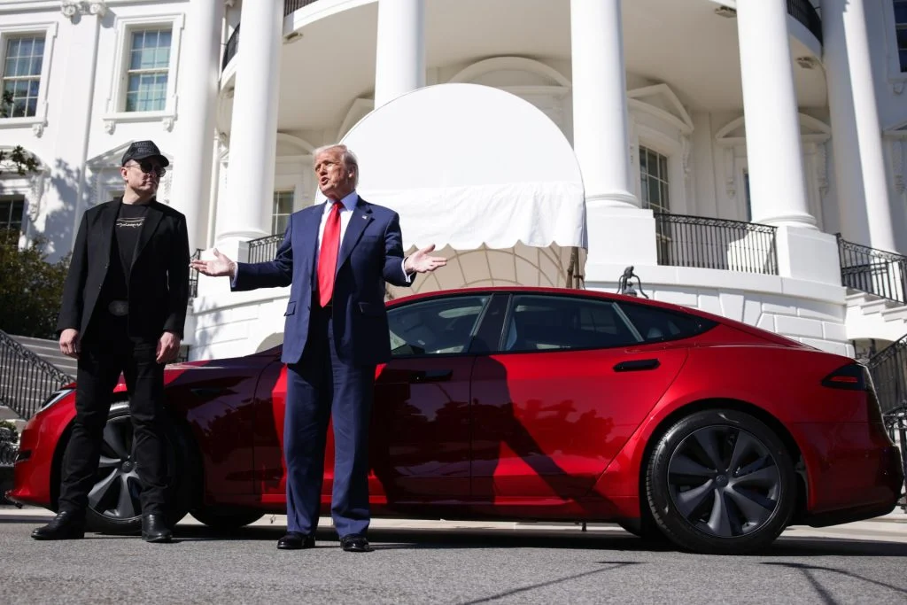 Tesla bløder milliarder: Nu har Trump og Elon lavet dette stunt