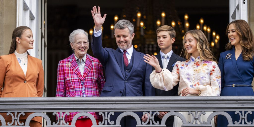Nyt ‘Klovn’- afsnit afslører vilde detaljer om Kong Frederik: Nu reagerer Kongehuset